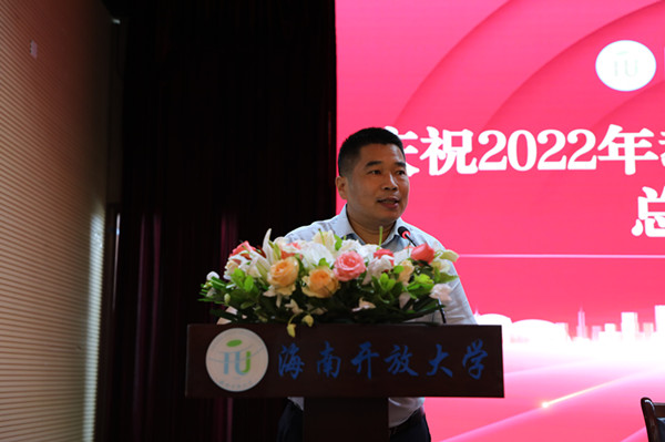 2022-xctzb-010黄跃林代表校抗疫志愿服务团队作简要工作汇报_副本.jpg